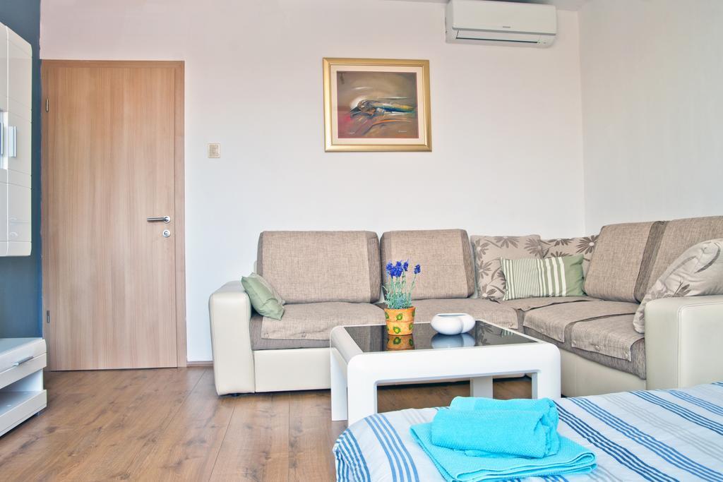 Apartment Port View-5 Min From Center Split Chambre photo