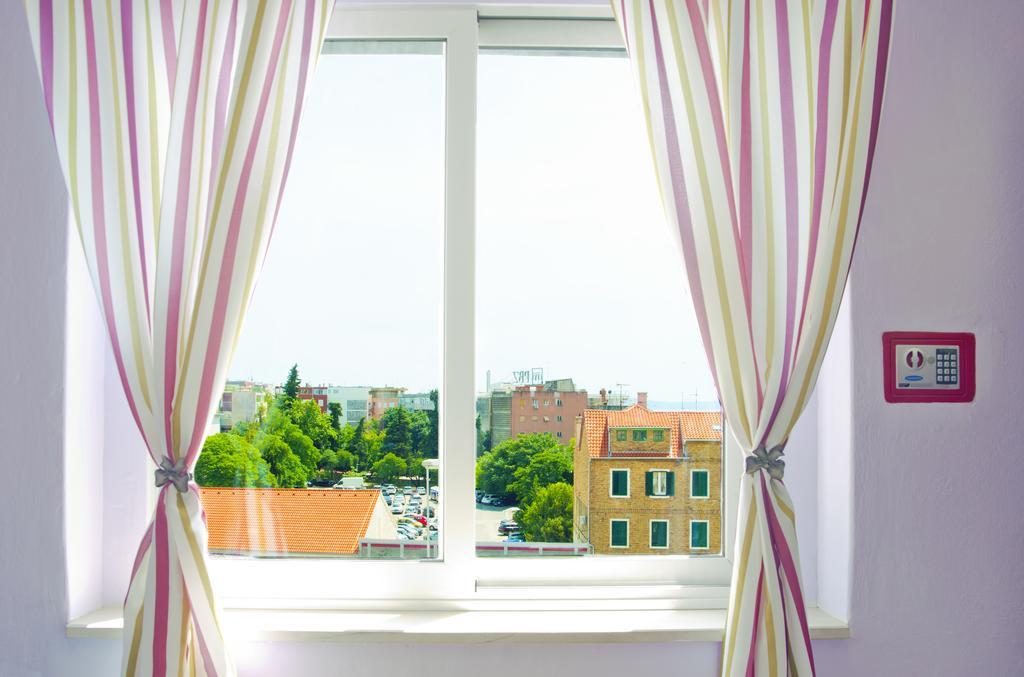 Apartment Port View-5 Min From Center Split Chambre photo