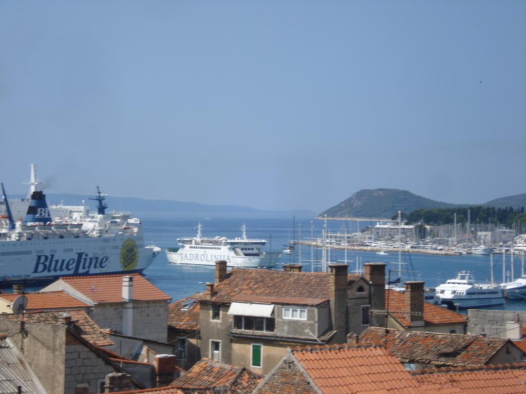 Apartment Port View-5 Min From Center Split Chambre photo