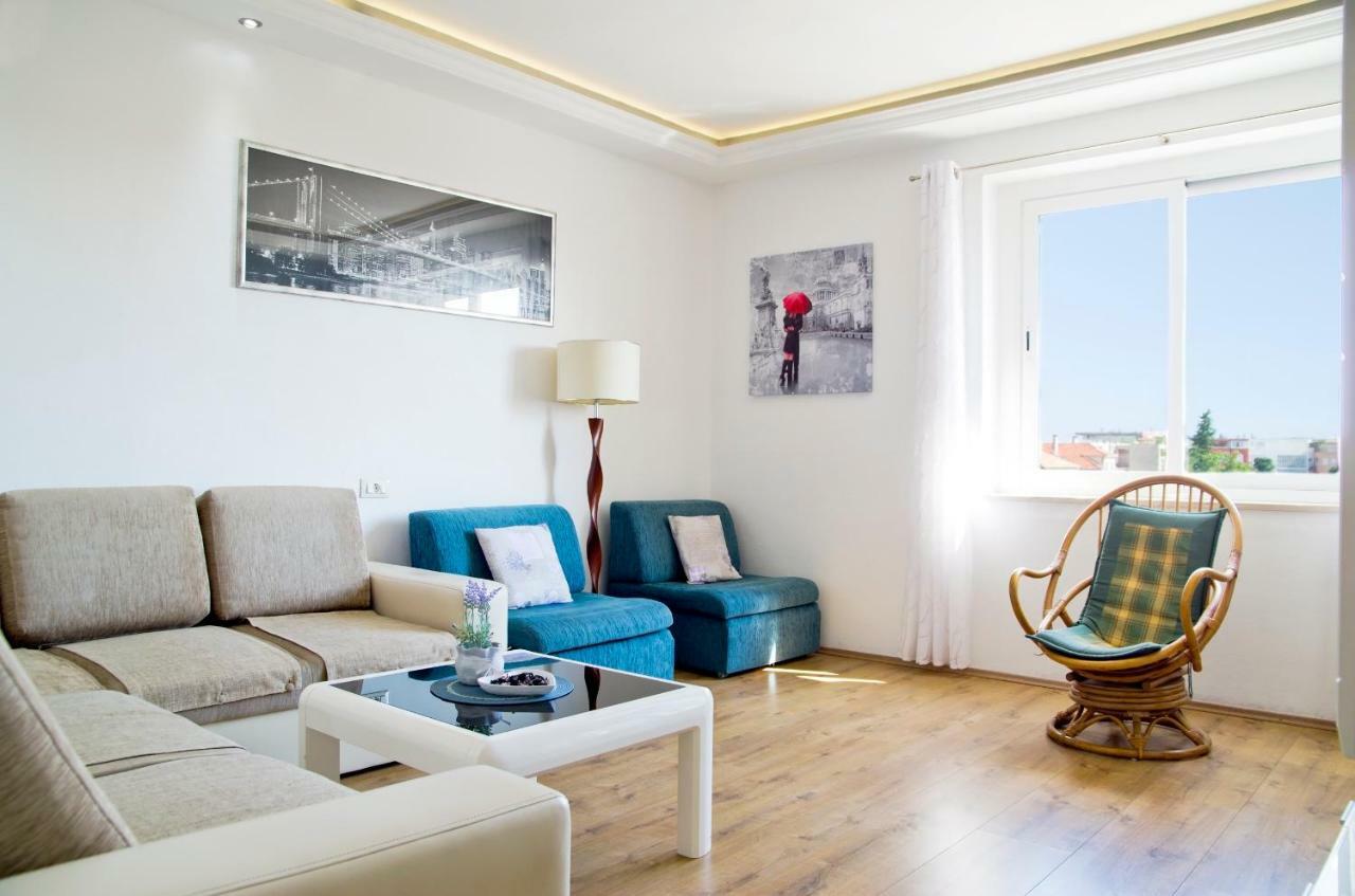 Apartment Port View-5 Min From Center Split Extérieur photo